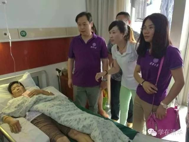 一行人到当地120急救中心看望受灾人员